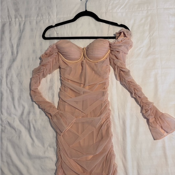 NWT Oh Polly nude colored long sleeve dress with ruching - Picture 4 of 7